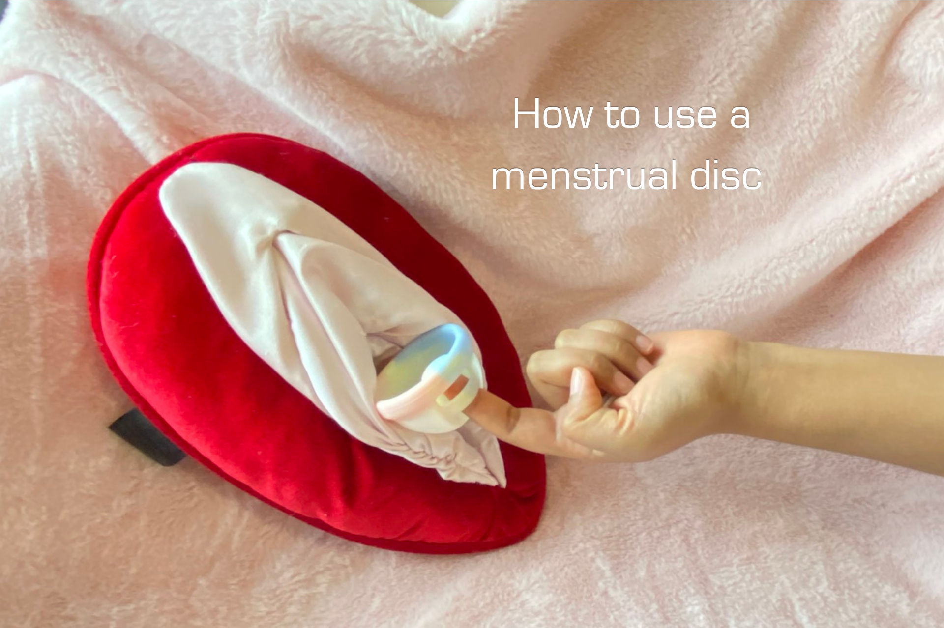 How to use a menstrual disc